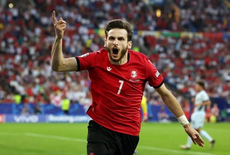 Kvaratskhelia làm nên lịch sử cùng Georgia