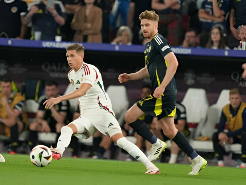 Scotland và Hungary tạo ra thế trận chặt chẽ (Ảnh: Getty).