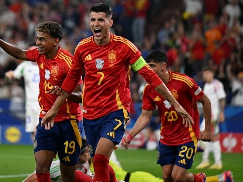 Tây Ban Nha được dự báo sẽ vào tứ kết.