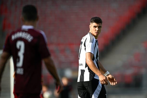 Vlahovic hỏng pen trong ngày nhạt nhòa của Juventus