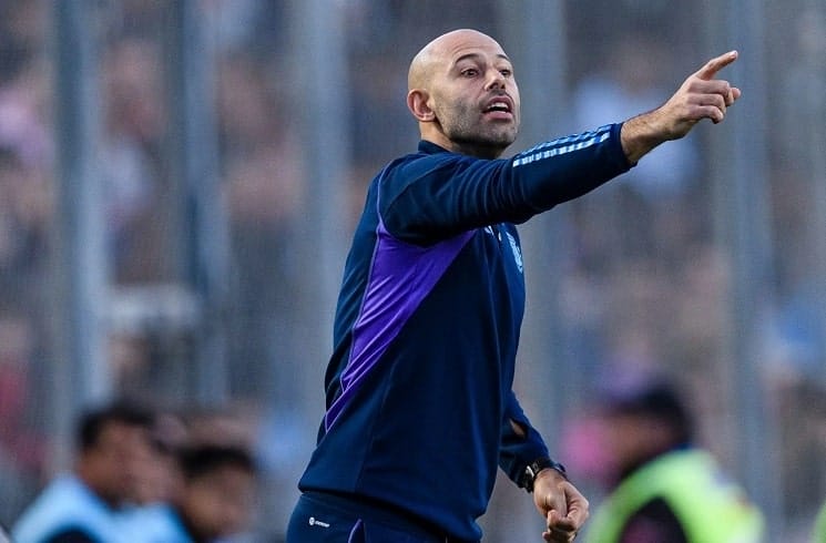 Thầy trò Mascherano hướng đến tấm HCV 