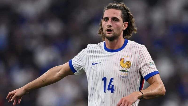 Tuyển thủ Pháp khiến các ông lớn châu Âu phải tranh giành