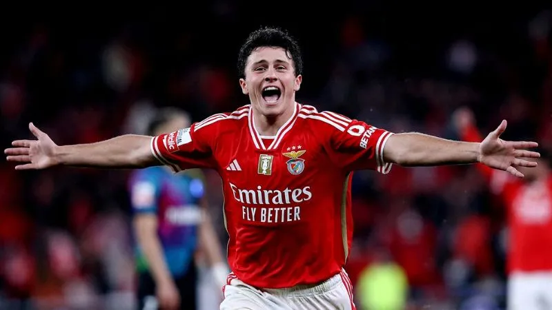 PSG sắp có Joao Neves.