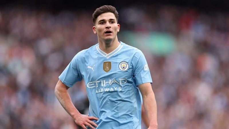 Julian Alvarez úp mở khả năng rời Man City