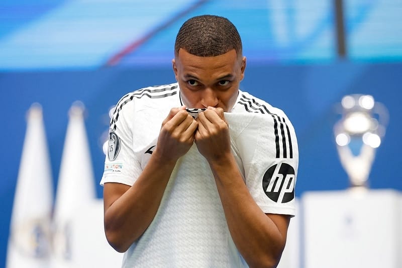 Tân đội trưởng Real Madrid gửi thông điệp đến Mbappe