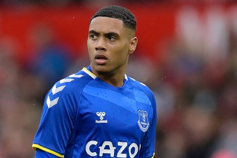 Dobbin cập bến giúp sổ sách Aston Villa đẹp hơn