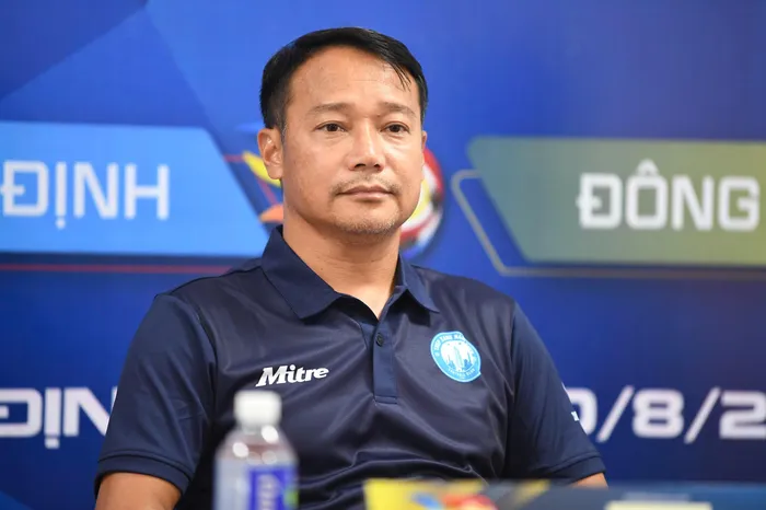HLV Vũ Hồng Việt tự tin với sự chuẩn bị của Nam Định.