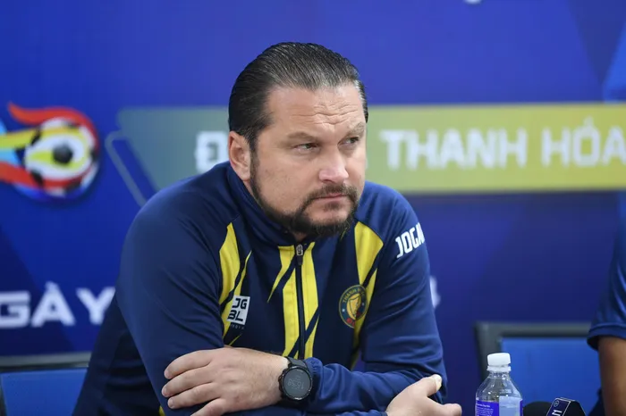 HLV Velizar Popov đánh giá cao đối thủ.