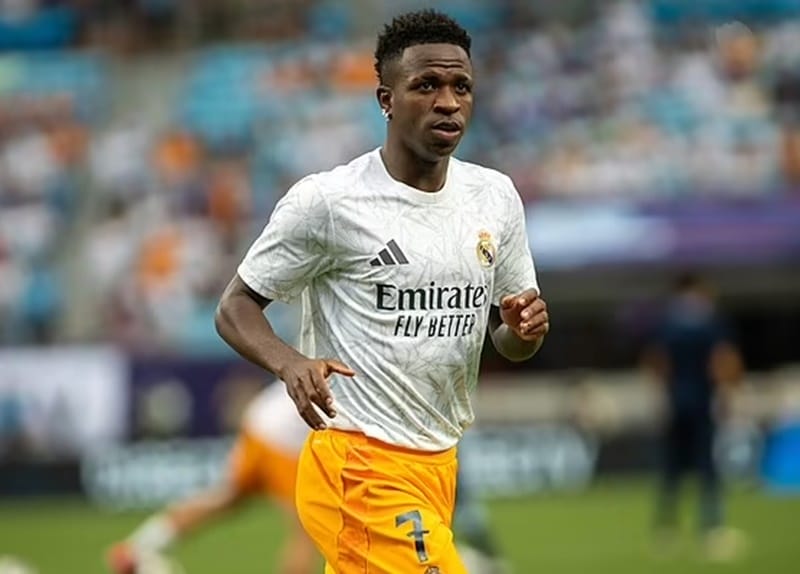 Ả Rập chi đậm cho Vinicius.