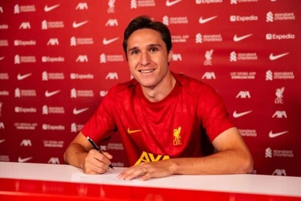 Chiesa là chữ ký đáng chờ đợi nhất của Liverpool