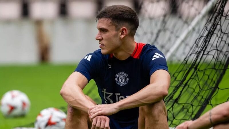 Manuel Ugarte bị chê không đáng một phần tư giá trị