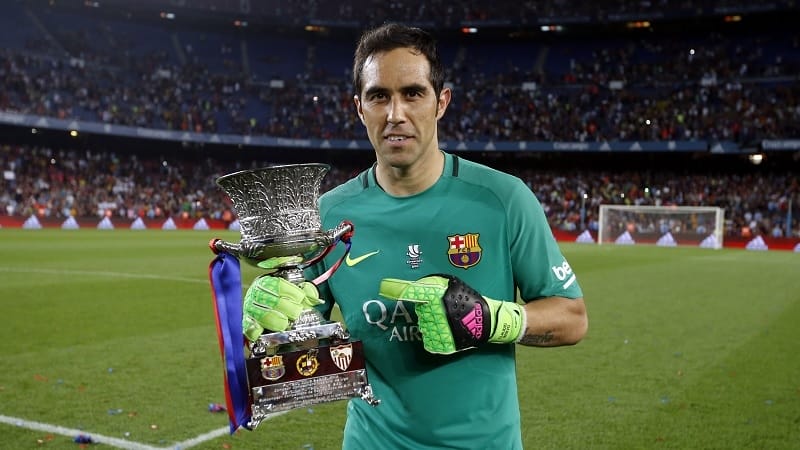 Claudio Bravo có 2 năm thành công với Barca
