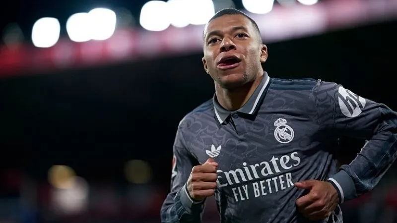 Benzema không bầu cho Mbappe, nghi ngờ quan hệ rạn nứt