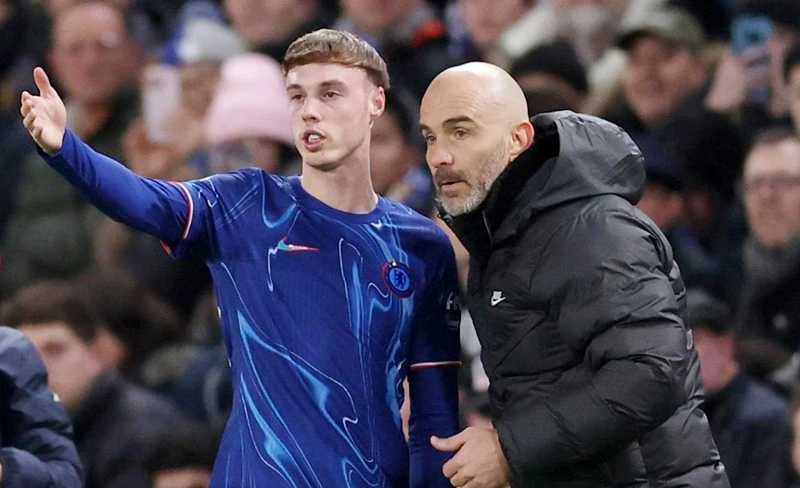 Enzo Maresca bảo vệ Cole Palmer