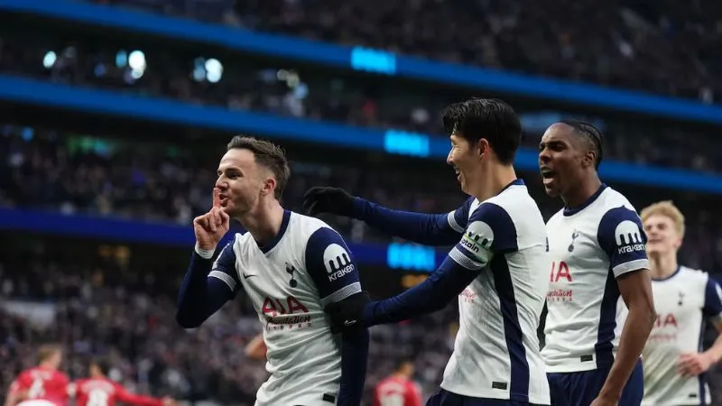 Bị Roy Keane chế nhạo, James Maddison có màn đáp trả đầy tinh tế