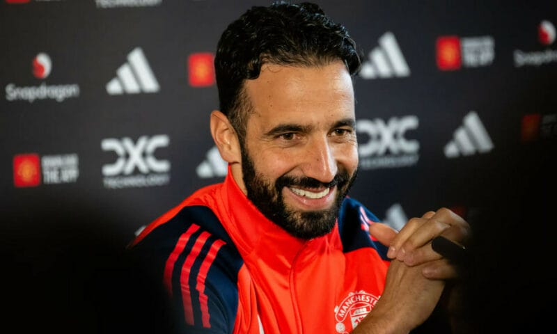 Ruben Amorim ngầm ám chỉ Man Utd 'nghèo khổ'