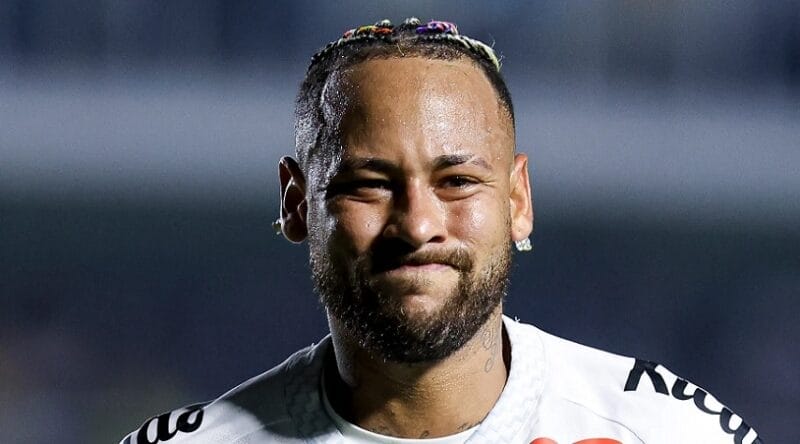 Neymar đàm phán gắn bó với Santos đến World Cup 2026